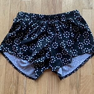 Oiselle Summer Distance Shorts - size 6 - EUC - free shipping!